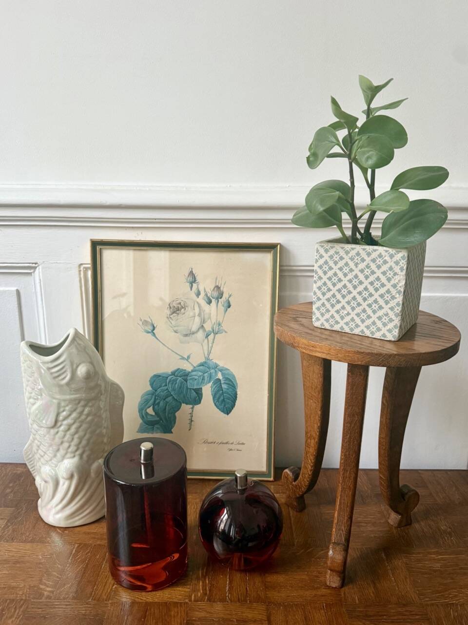 Vintage wooden side table / stool