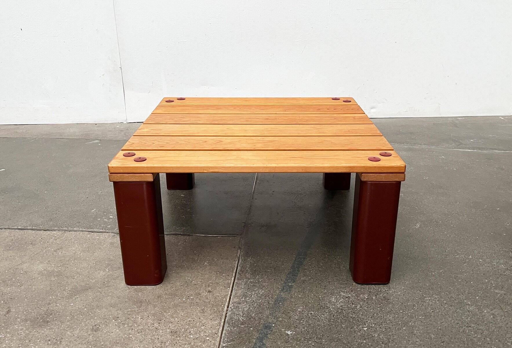 Table basse vintage en pin massif et plastique pour canapé d'extérieur, années 1970