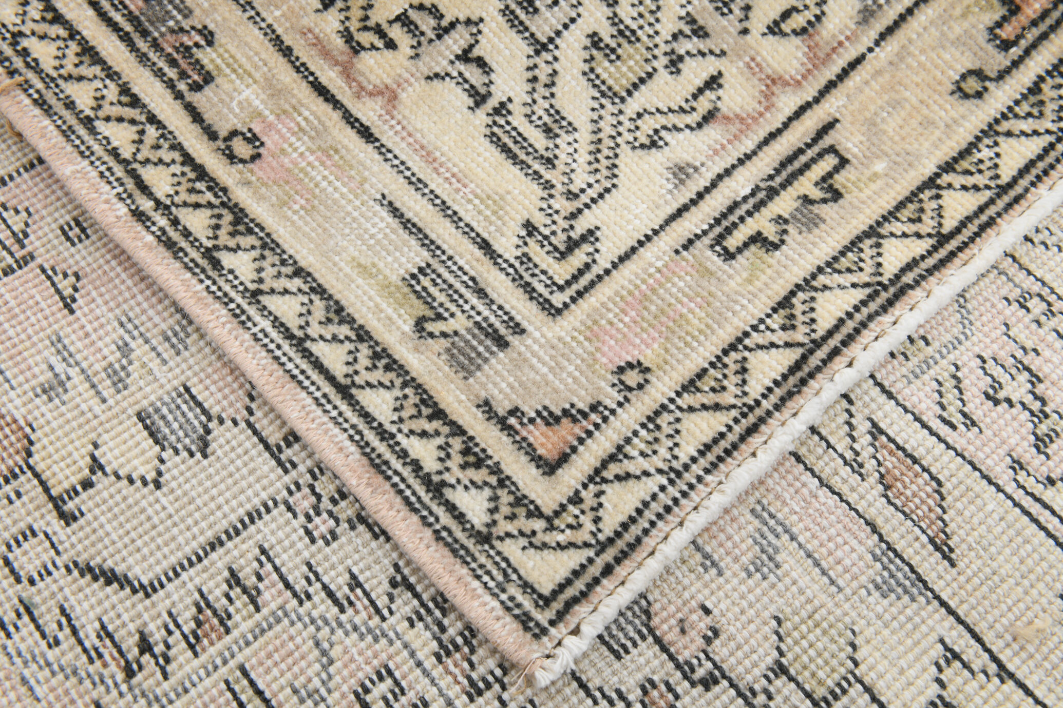 6x10 Classic Beige & Black Vintage Rug, 193x317Cm