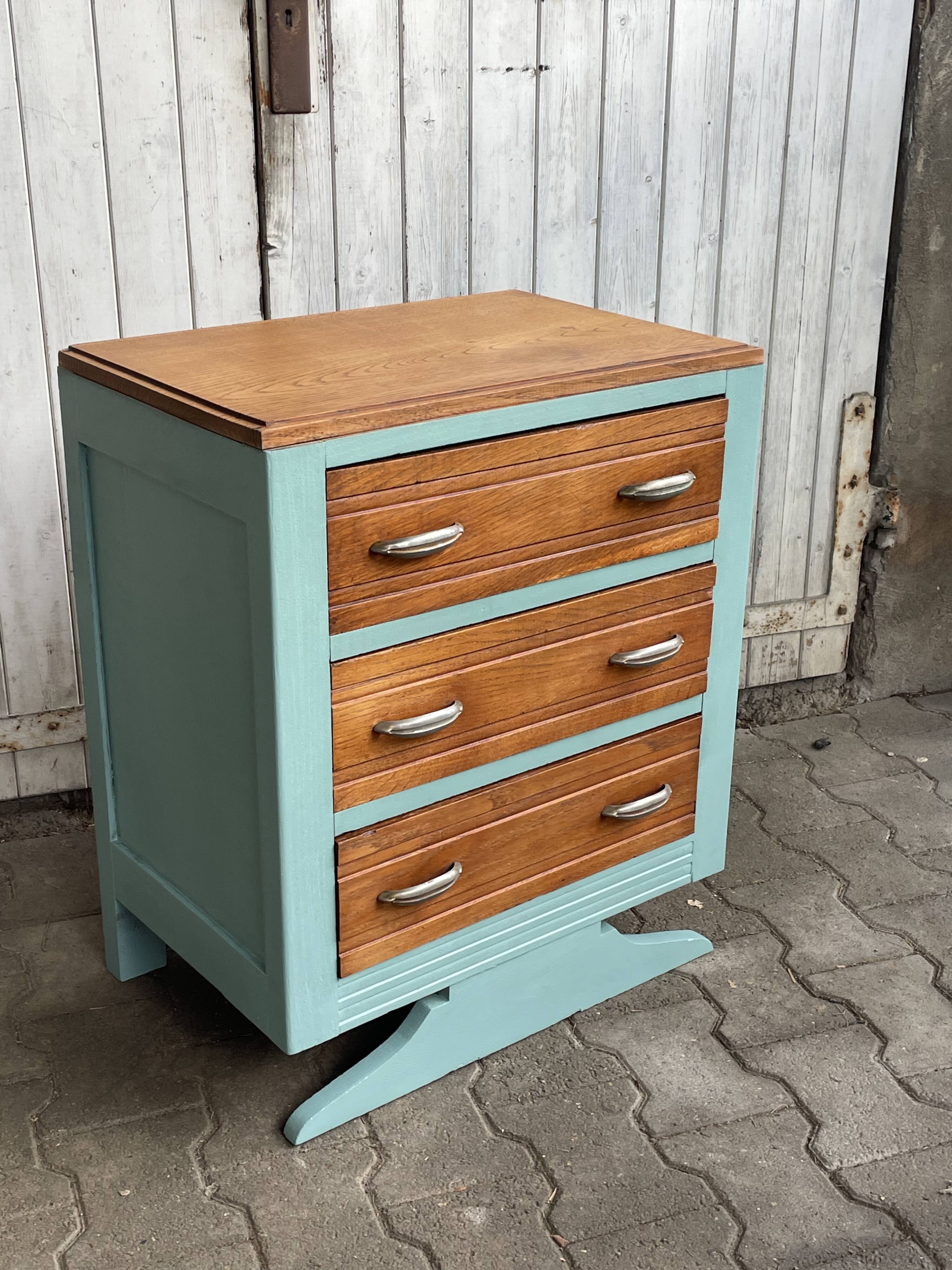 Small oak chest of drawers, France 1940