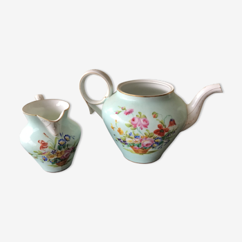 Teapot and milk pot