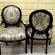 Fauteuils stye Louis XV avec motifs