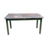 Extendable farm table
