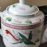 Chinese tea service/Teapot + 6 cups. In fine porcelain. Dragons/Phoenix decor. Feng Shui Rose Family Style. 70s
