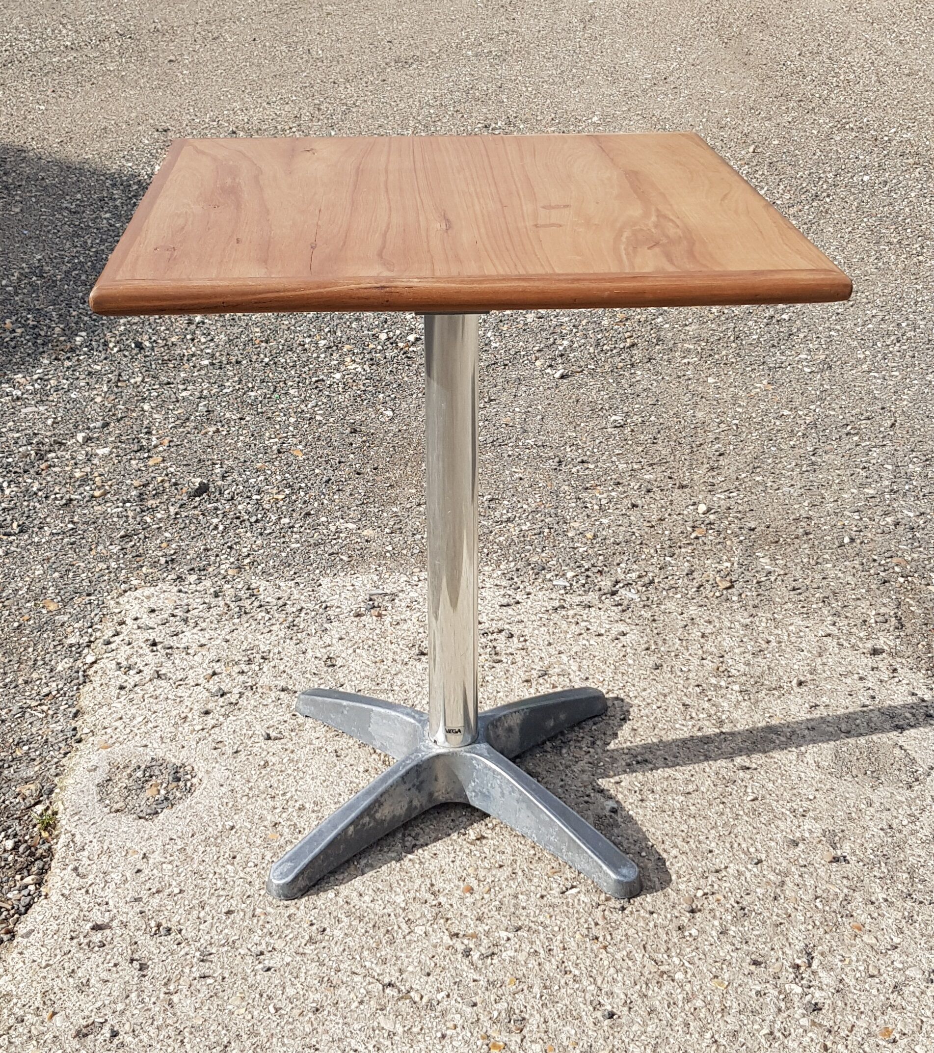 Table bistrot pliable avec plateau en teck et piètement alu  Selency