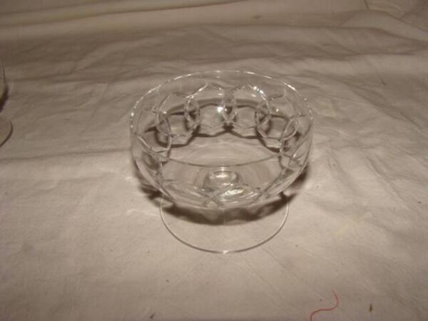 6 coupes à champagne en cristal de ''Baccarat