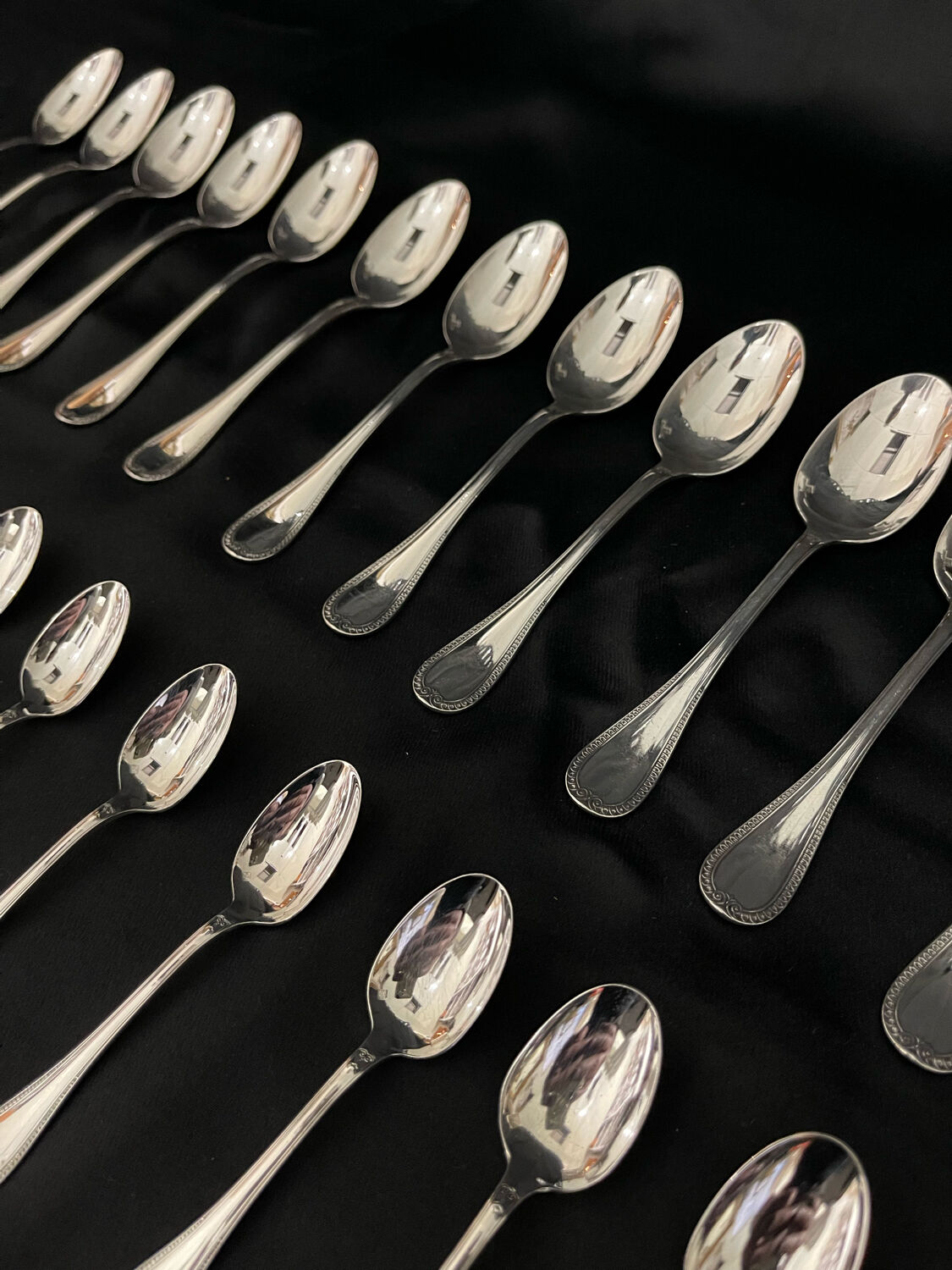 Christofle malmaison housekeeper with silversmith 65 pieces condition close to new