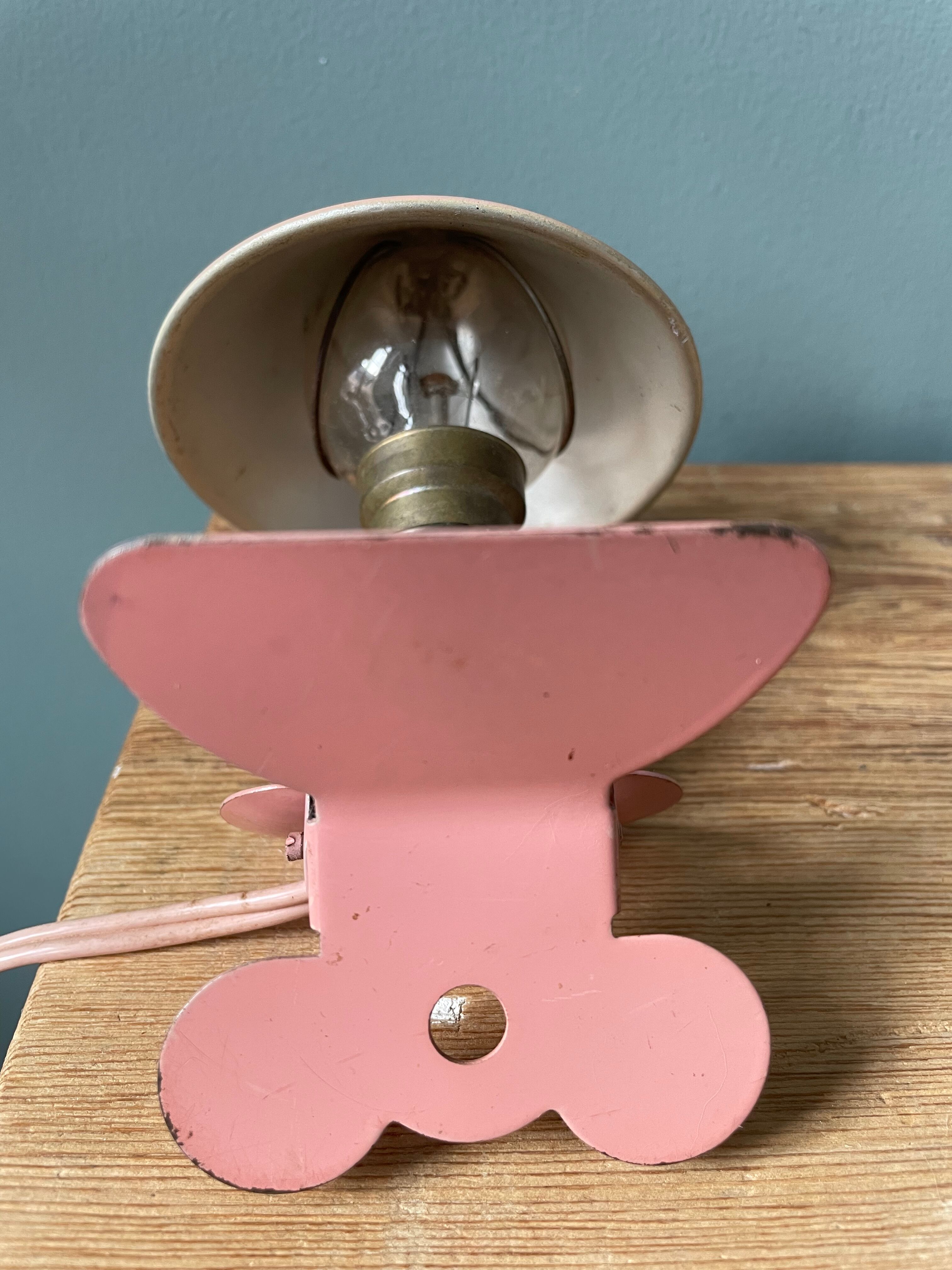 Mushroom lamp with pliers, pink vintage e-reader