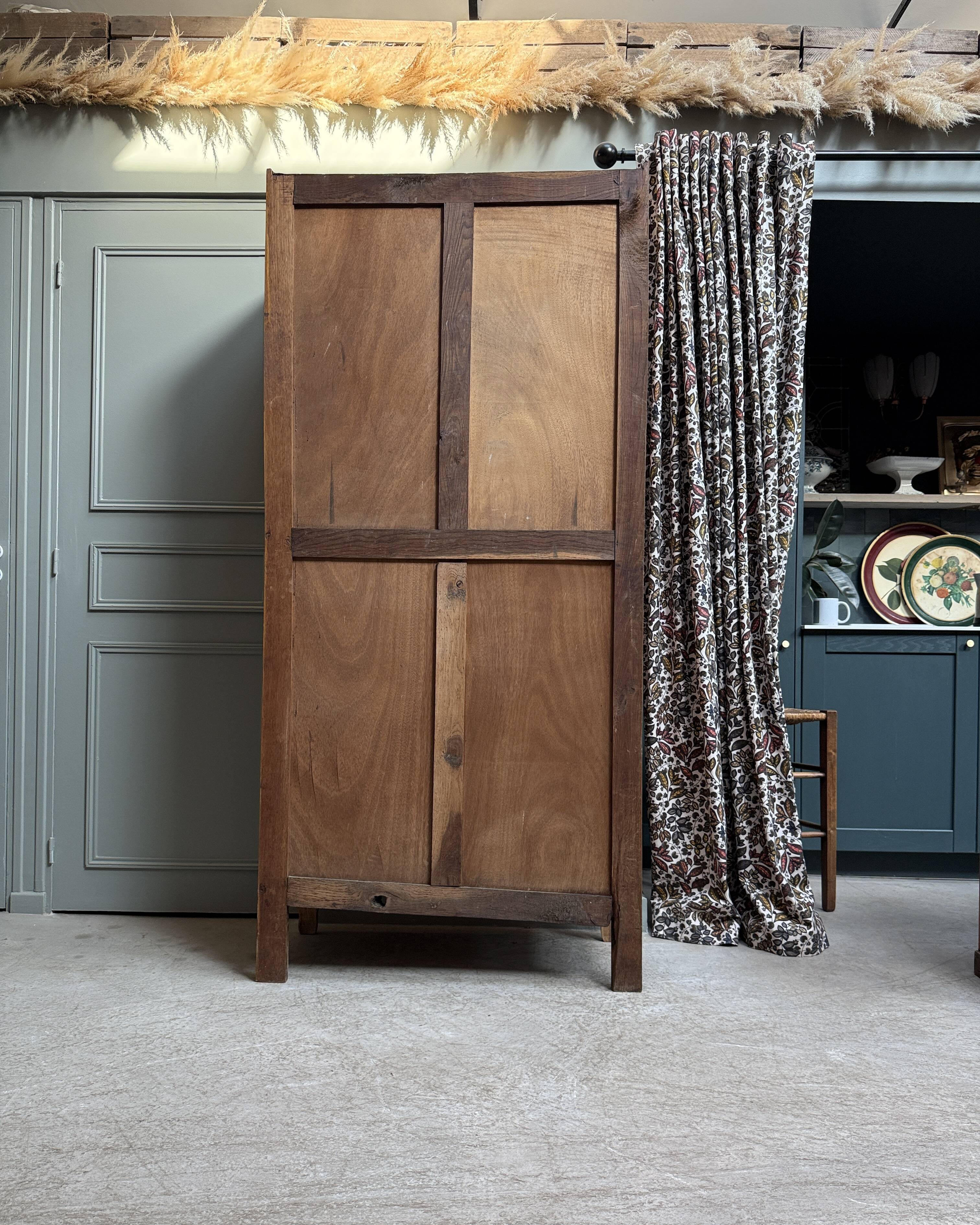 Renovated Art Deco bonnetière