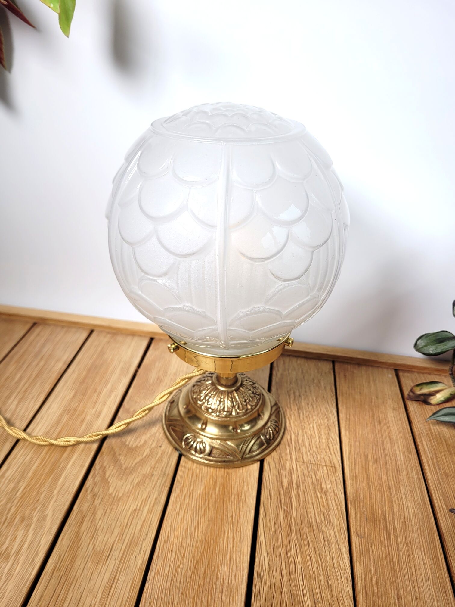 Vintage globe lamp in glass and brass