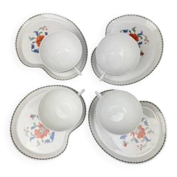 Suite de 4 tasses à déjeuner porcelaine de Paris modèle Pavot