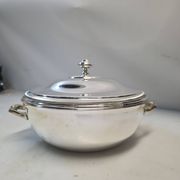 Soup tureen or vegetable dish in silver-plated metal – French silversmithing