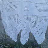 Large crochet table runner - vintage