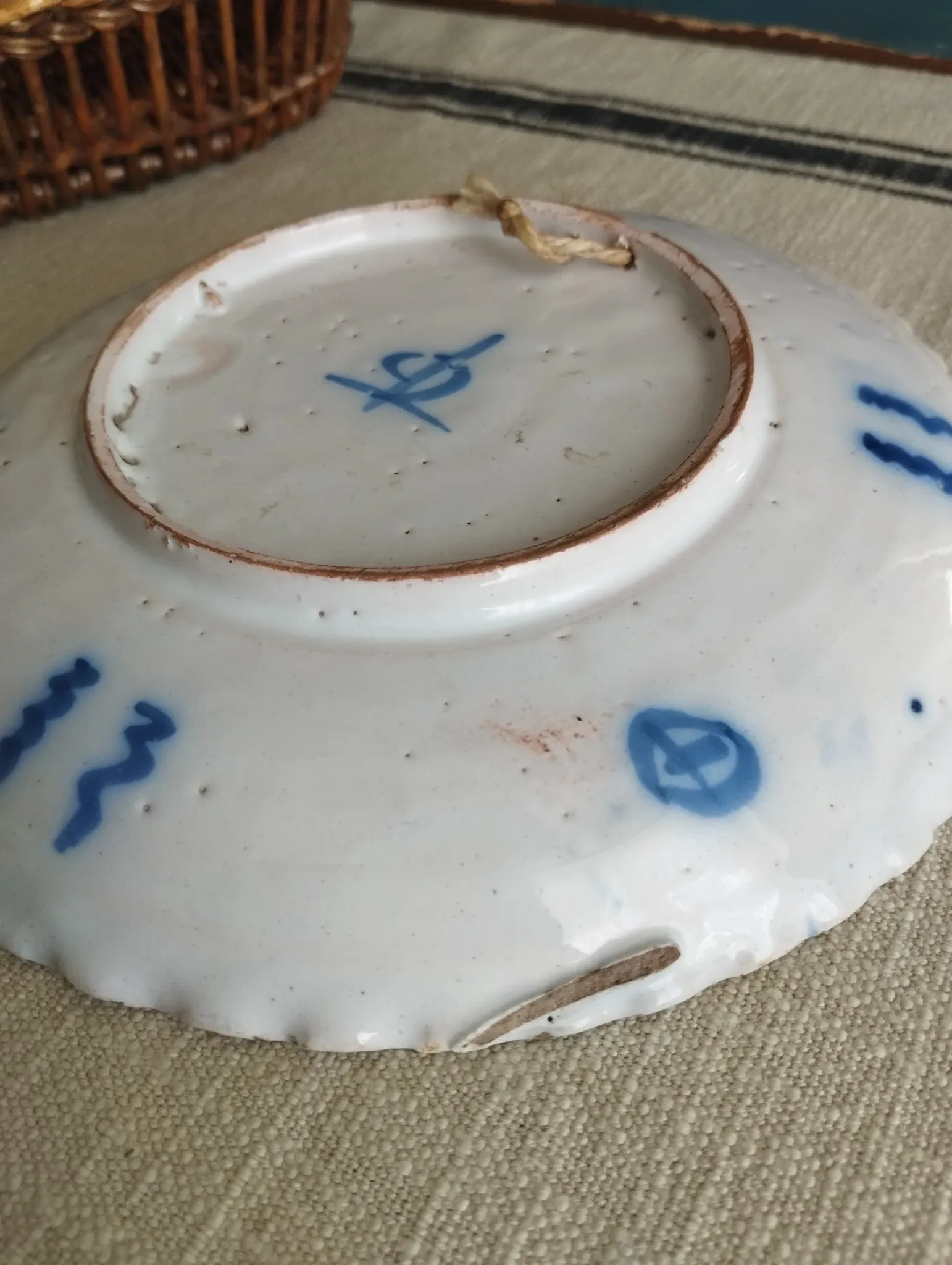 Ancienne assiette décorative en faïence Hollande XVIIIe
