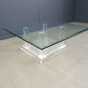 Table basse ou table d'appoint en Lucite, années 1970
