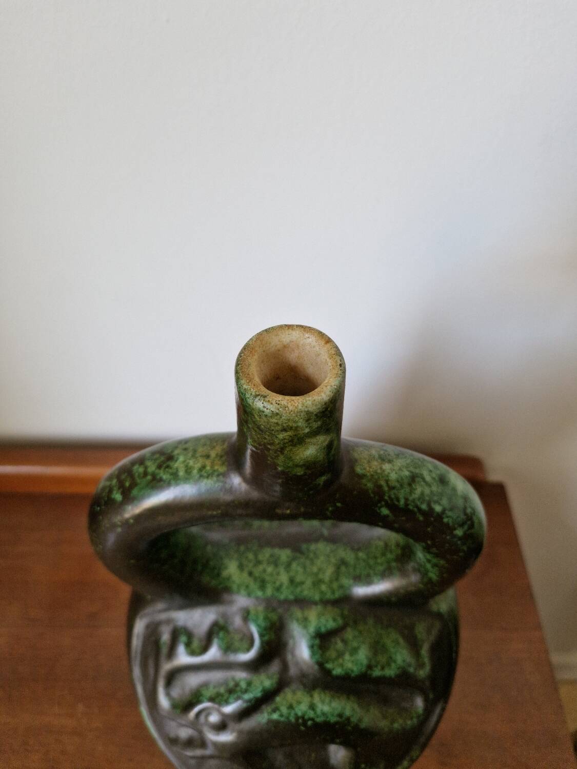 South American stirrup vase