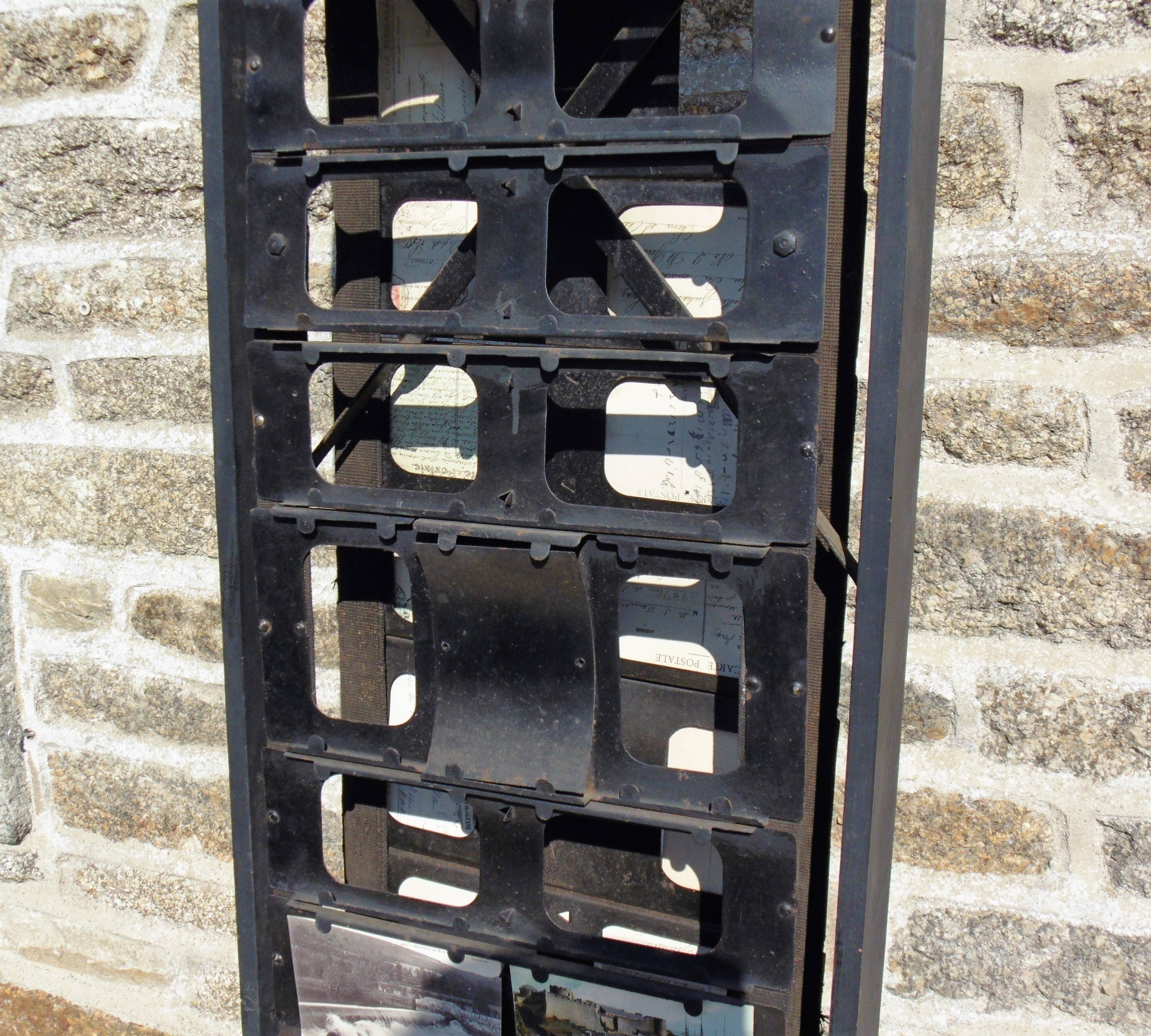 Former postcard drop-down display