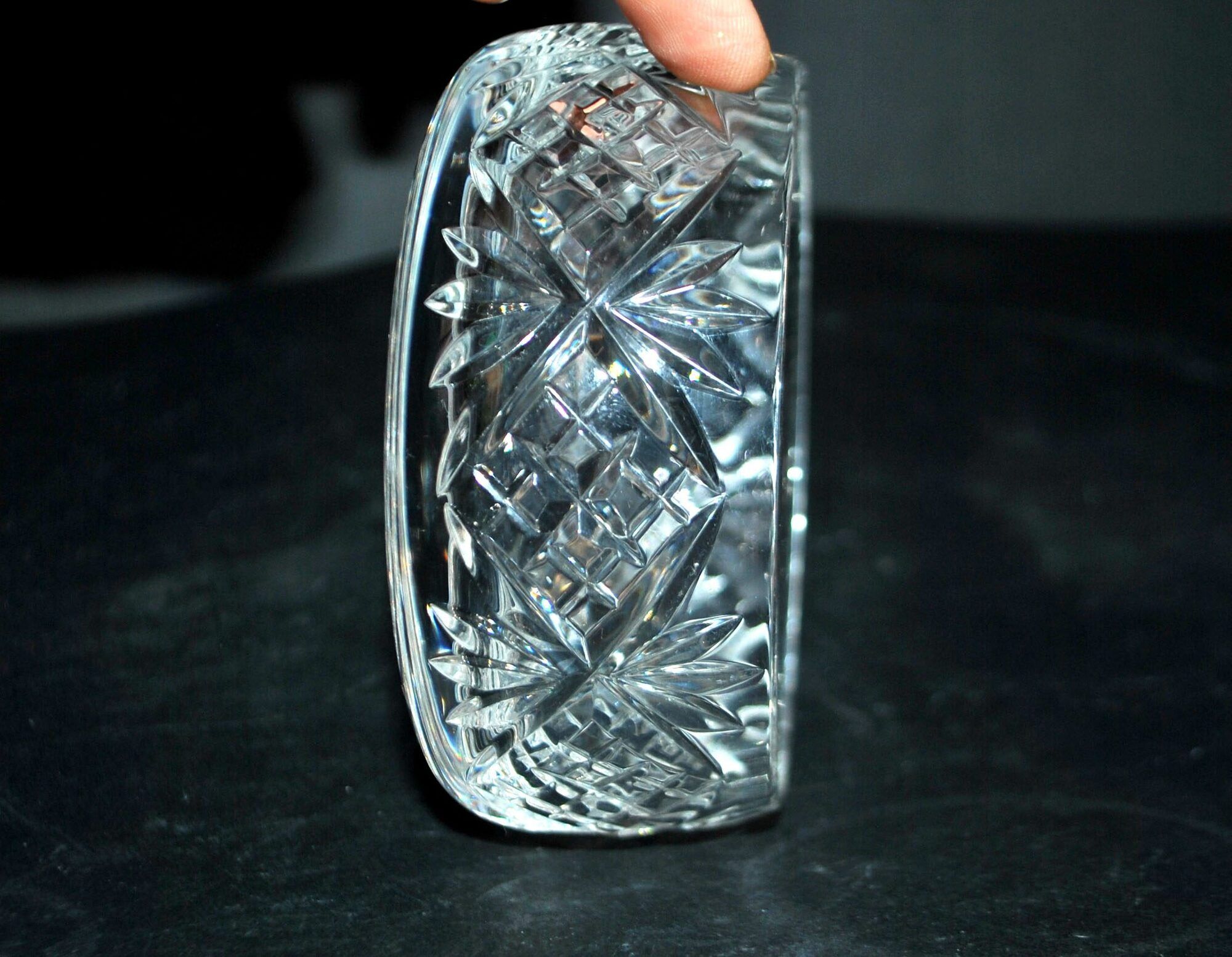 Saint-Louis bowl with whipped cream in cut crystal, signed.