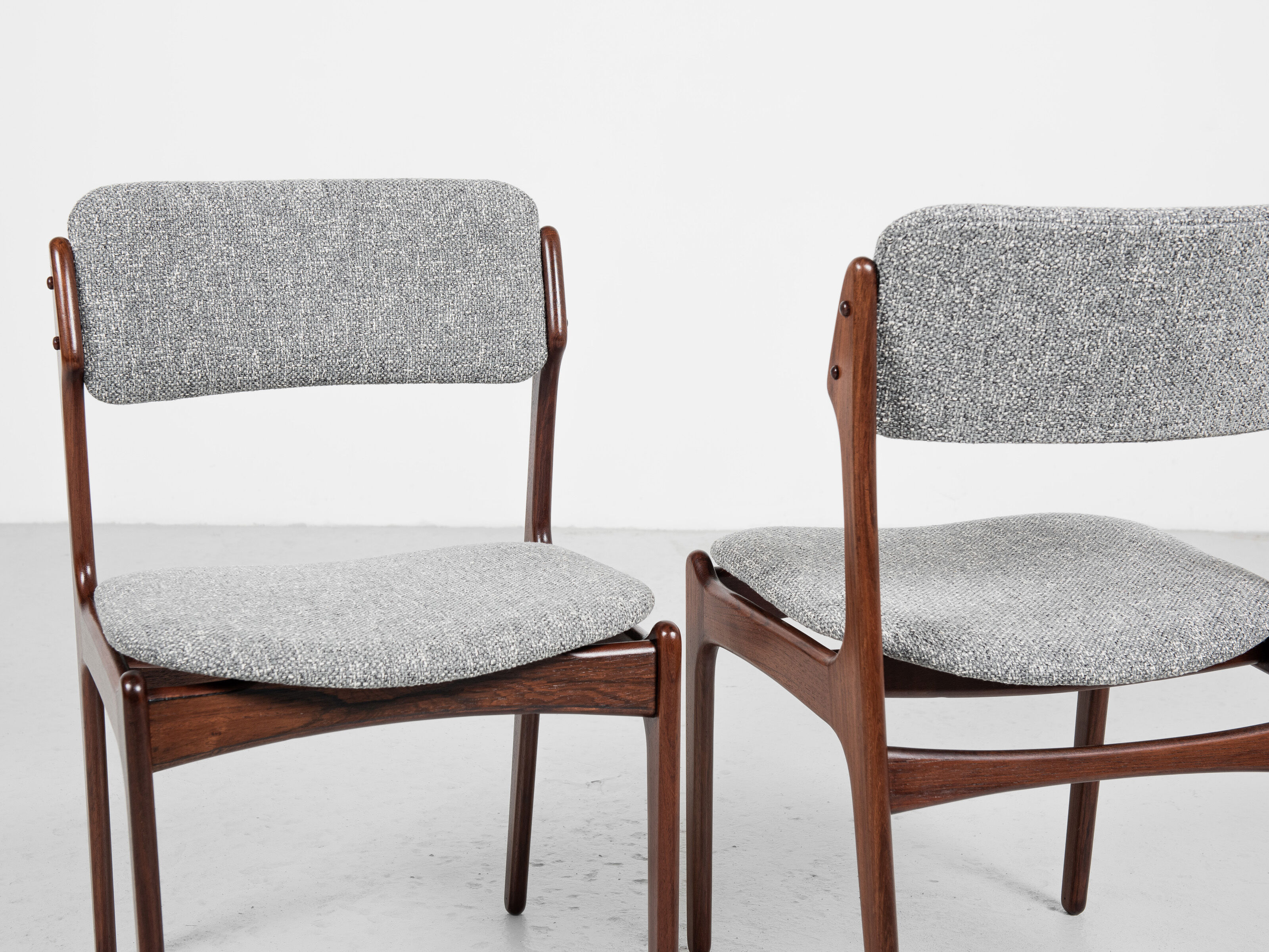 Midcentury Danish set of 6 dining chairs in rosewood by Erik Buch for Oddense Maskinsnedkeri 1960s