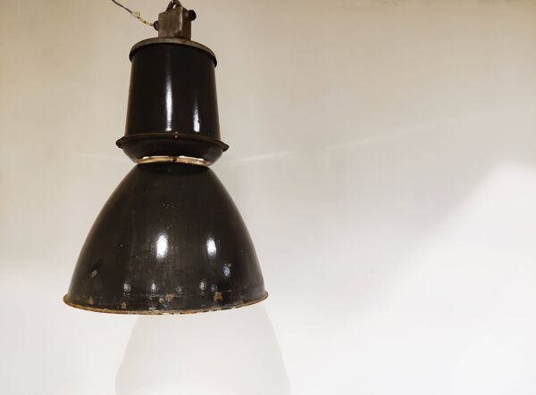 Grandes lampes en émail industrielles, années 1950 - luminaire de plafond industriel vintage
