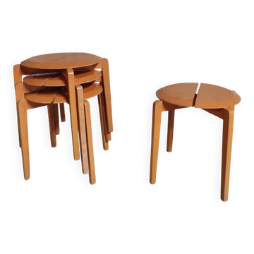 4 tabourets scandinaves