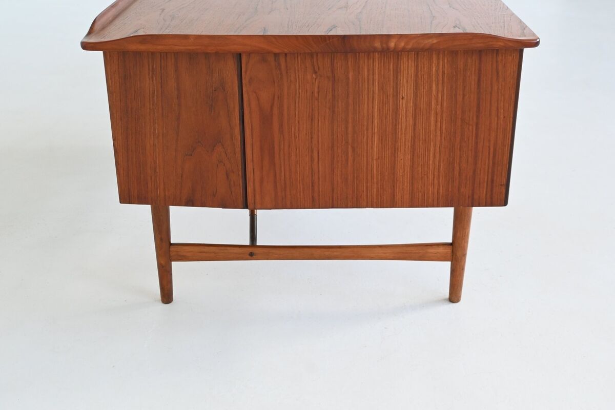 Peter Løvig Nielsen boomerang writing desk in teak Løvig Denmark 1960