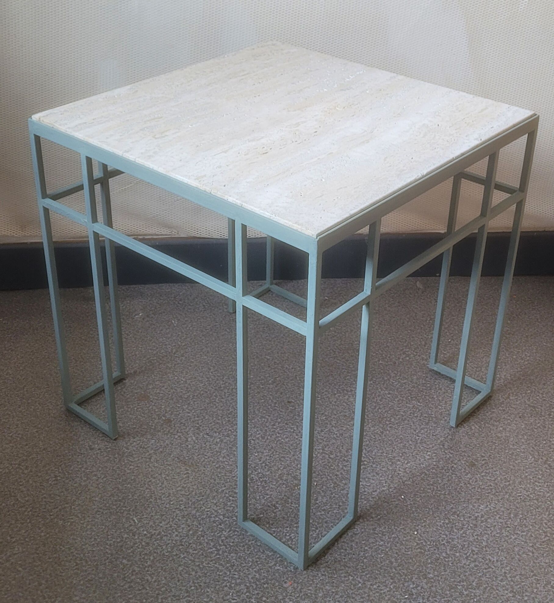 Bout de canapé, table basse en metal et travertin