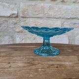Ancien plat de service compotier sur piédouche en verre bleu