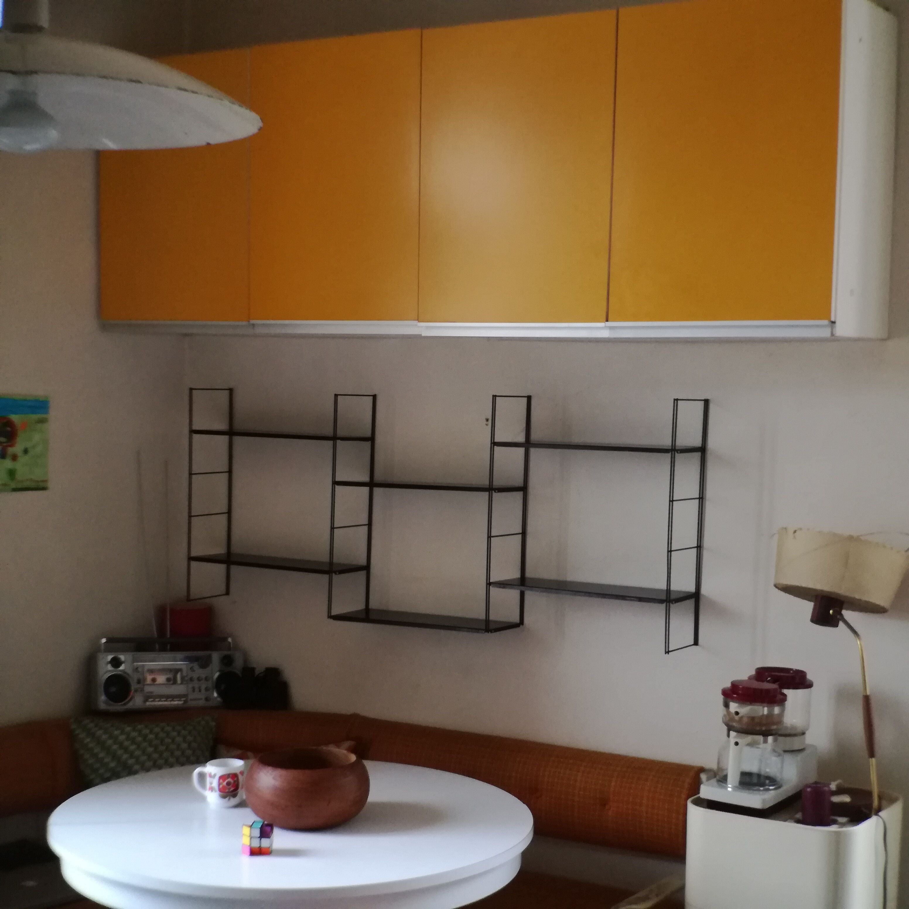 String shelf from the 1960s