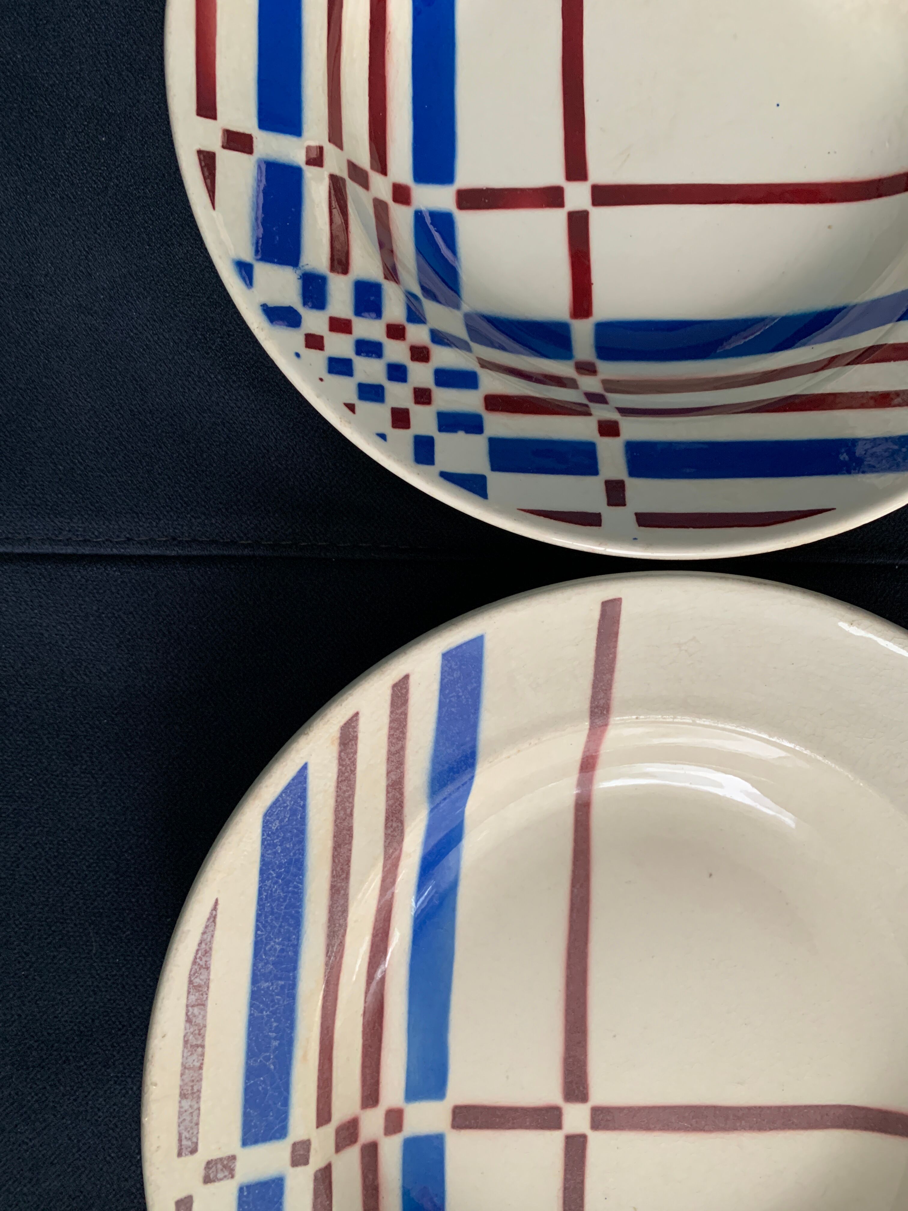 6 assiettes creuses aux couleurs basques, KG Lunéville, 1930