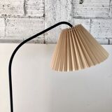 Reading floor lamp with magazine holders