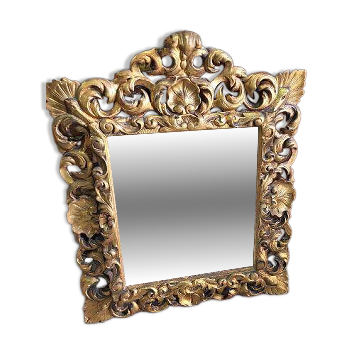 Miroir en bois dore a coquille