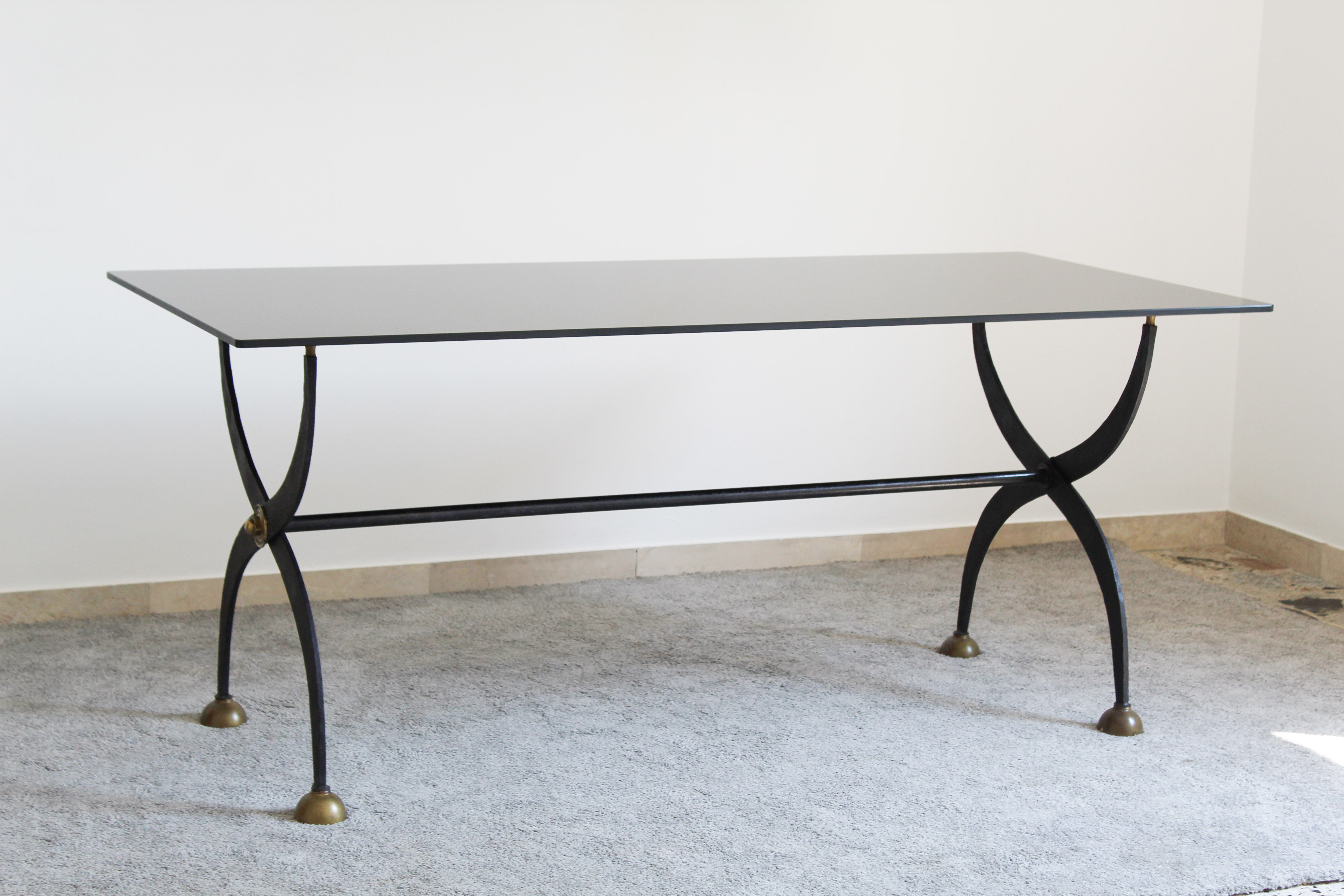 Wrought iron table with black lacquered glass, Italia 1970s