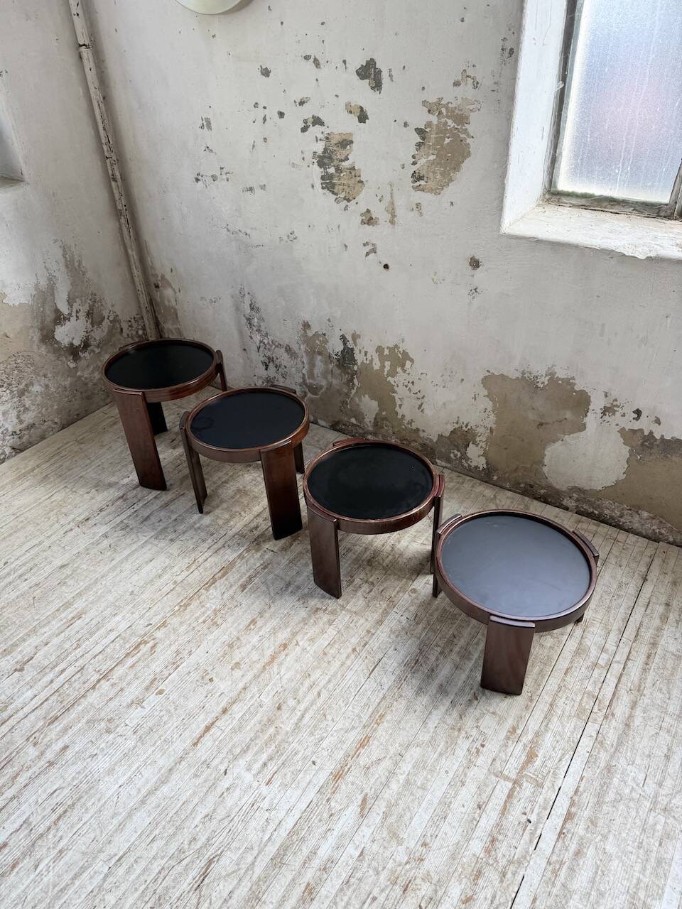 Nido 780 G stackable coffee tables. Frattini for Cassina