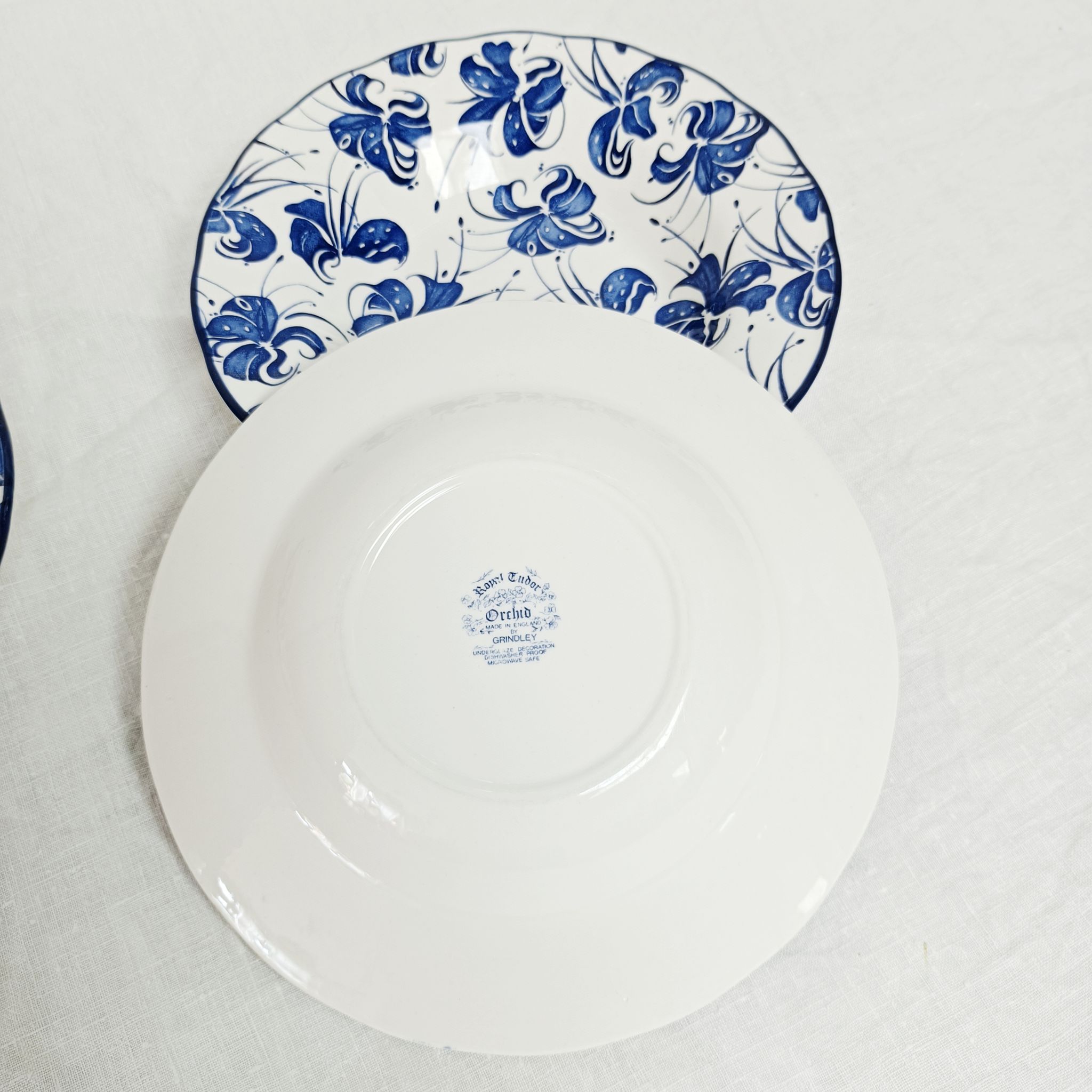 Set of 3 hollow plates Royal Tudor Orchid by Grindley