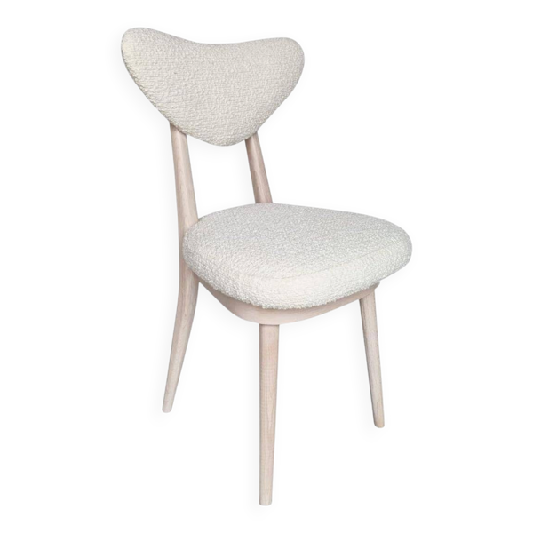 Chaise en forme de cœur Mid Century en tissu bouclé blanc, Europe, 1960s