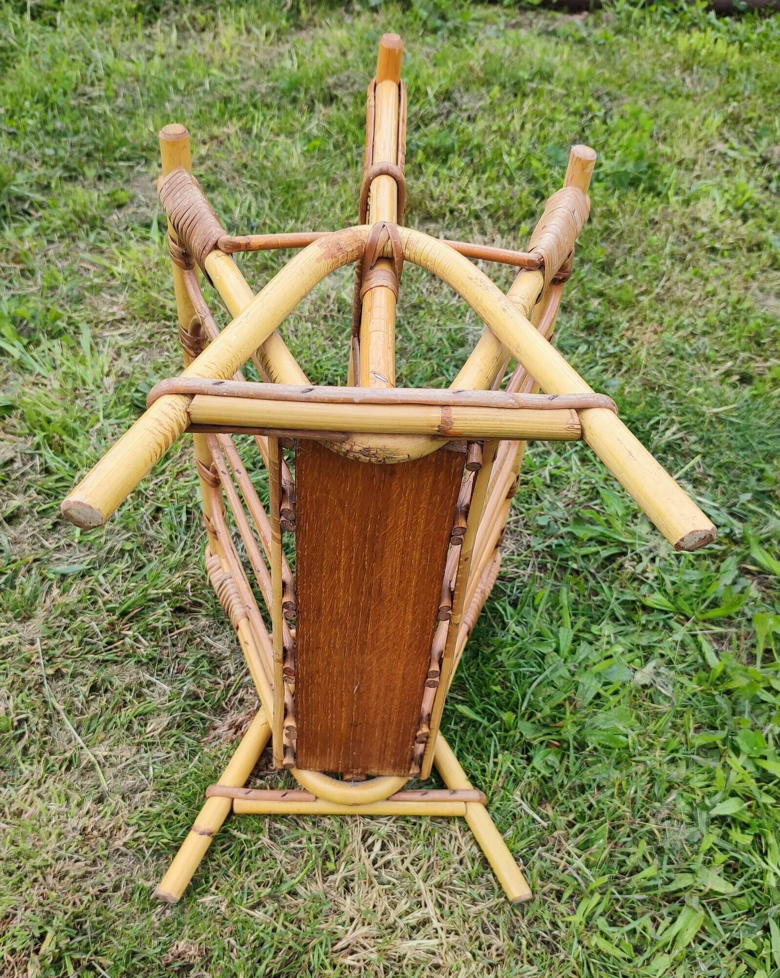 Vintage magazine rack in rattan and bamboo