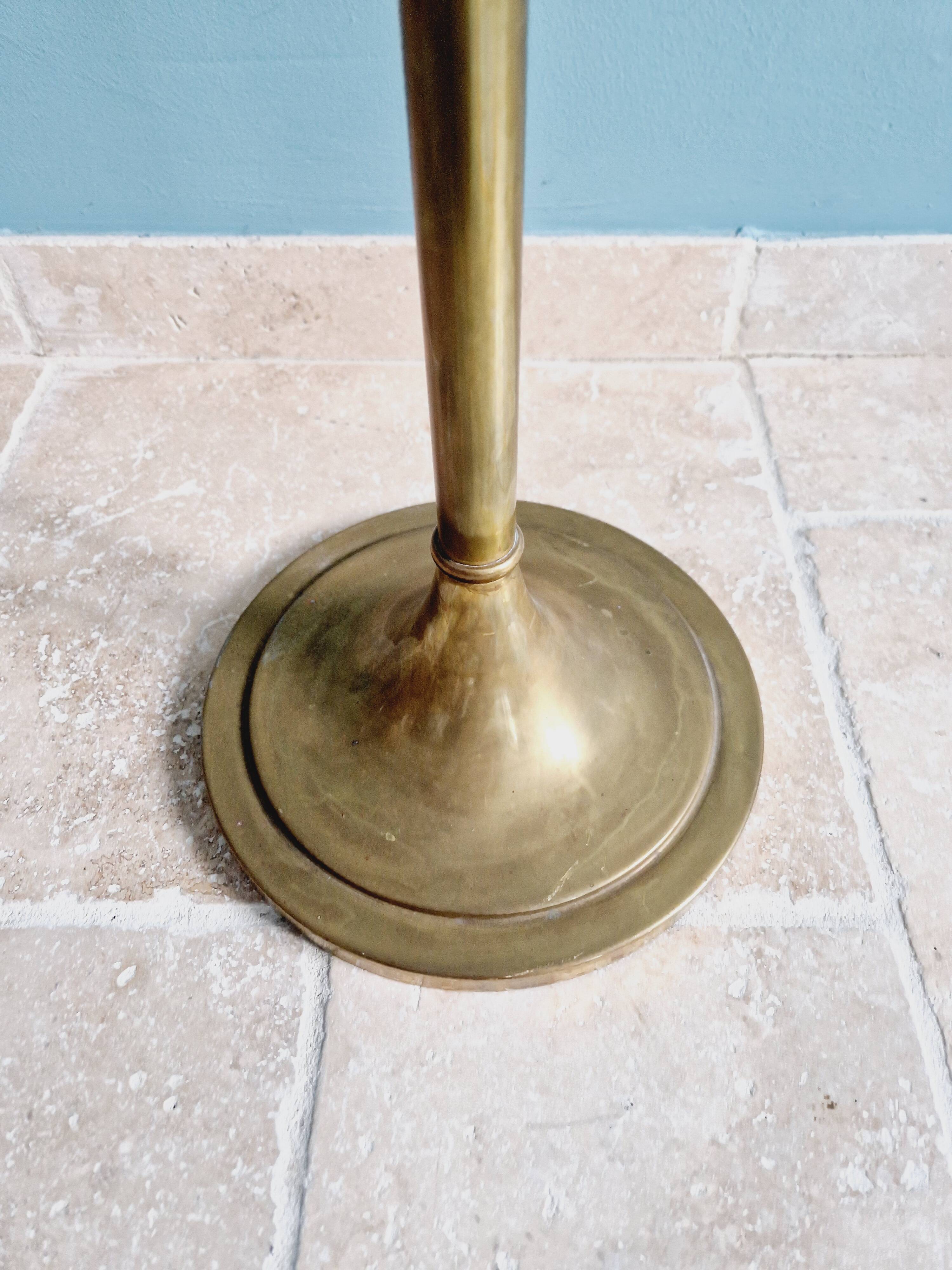 Brass and grooved glass floor lamp in Art Deco style