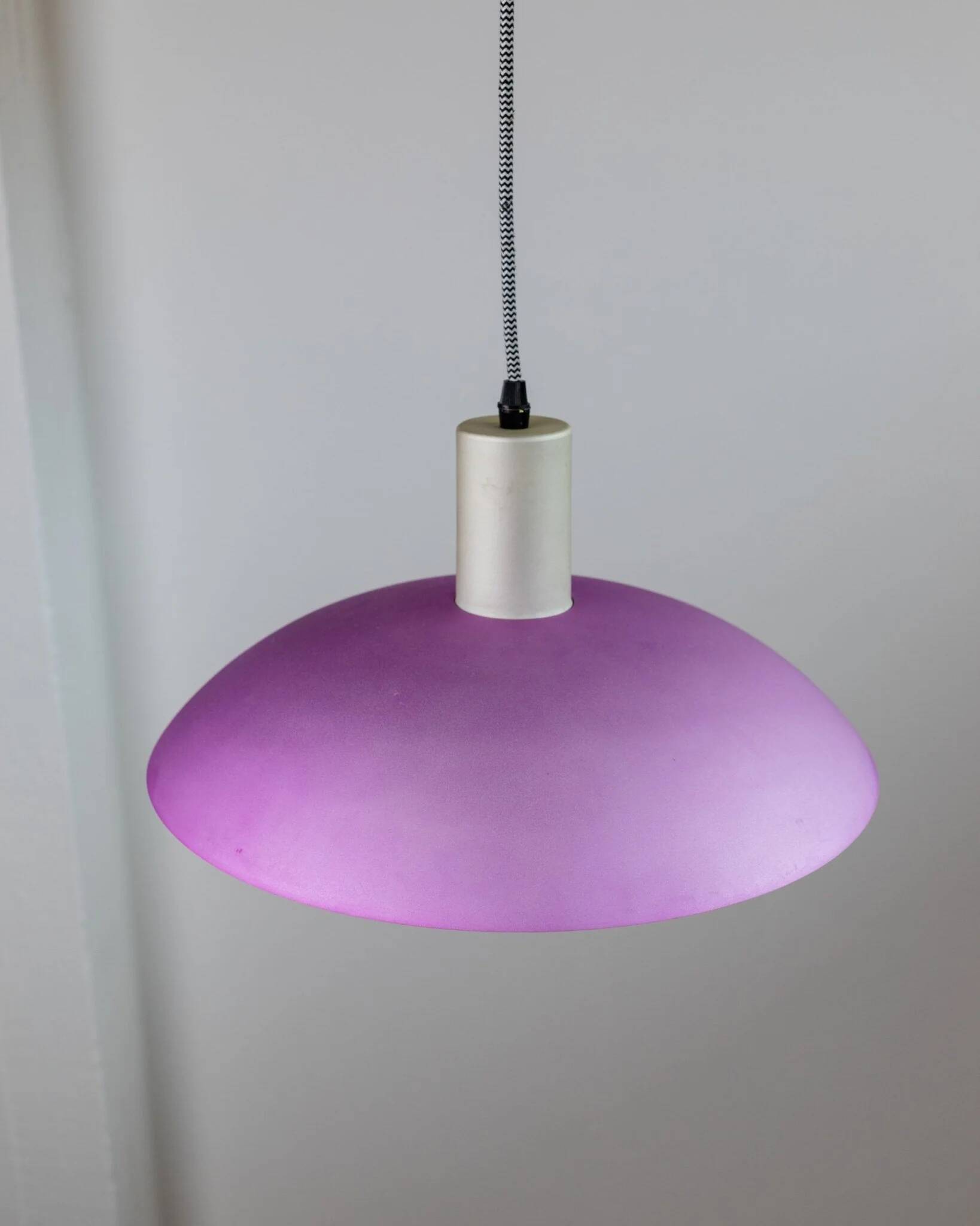 Vintage metal ceiling suspension – postmodern Memphis style from the 1980s, purple, green, silver, striped cable, Pop Art interior, retro light fixture.