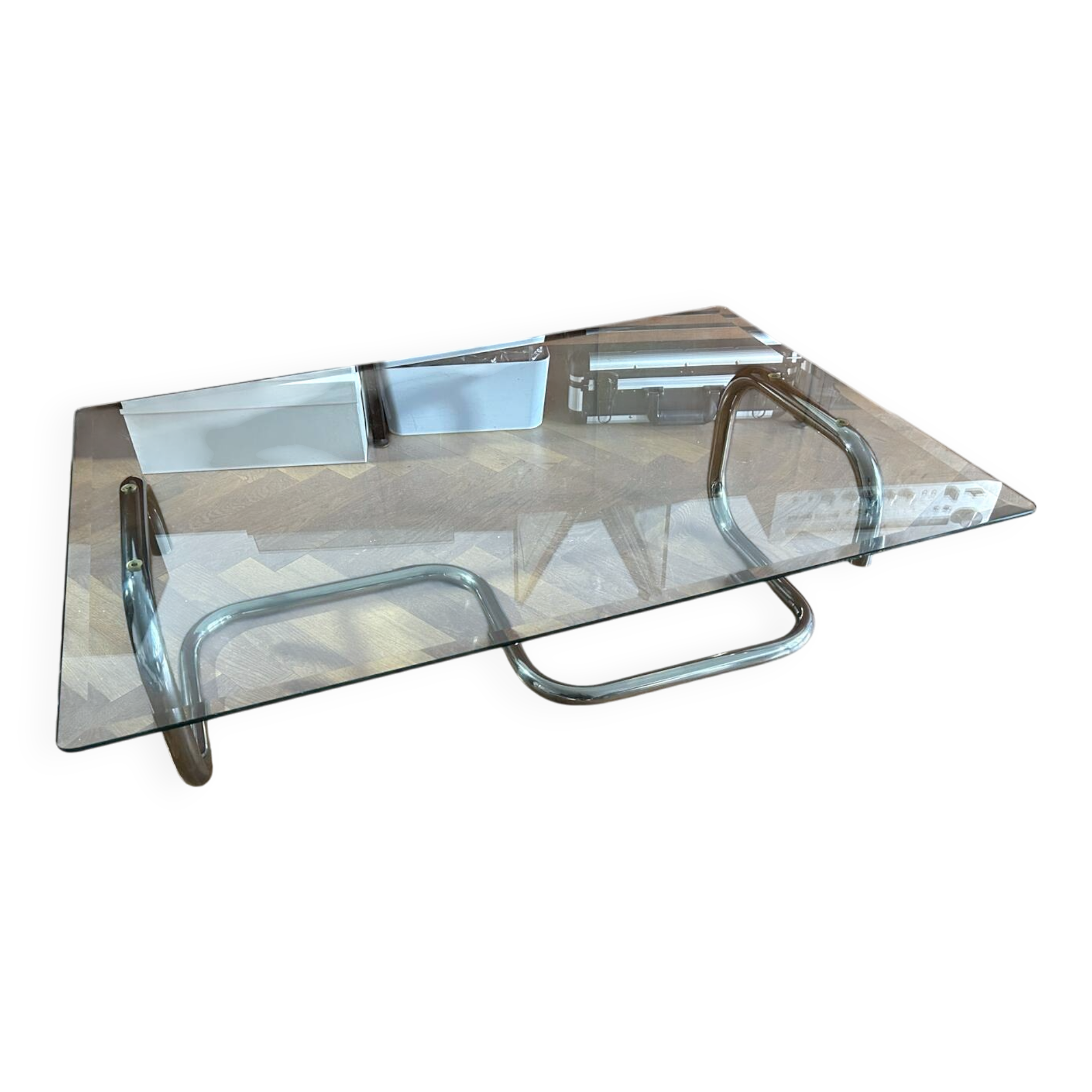 1970s design coffee table in rectangular glass with chrome legs