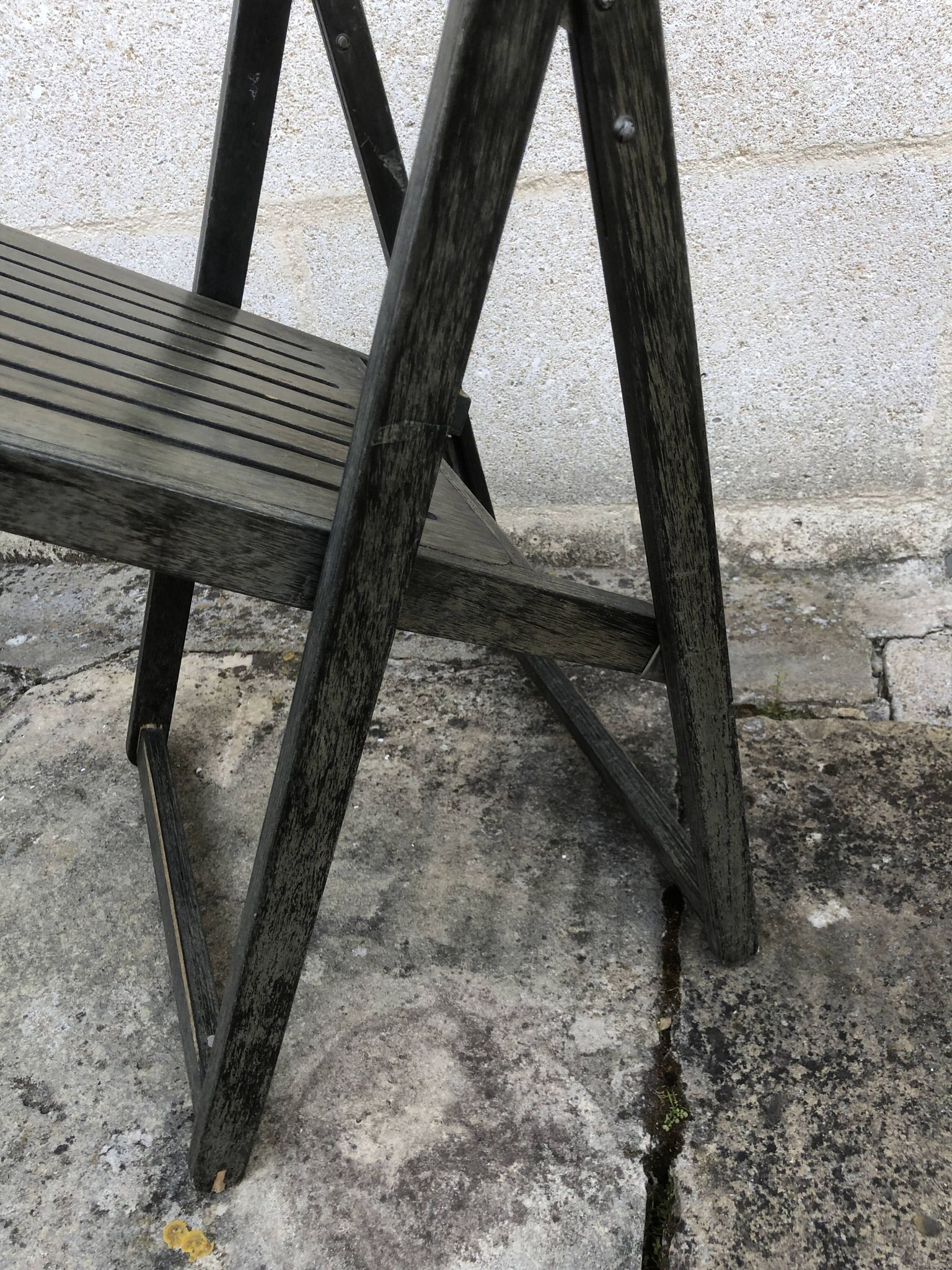 Black wooden folding chair