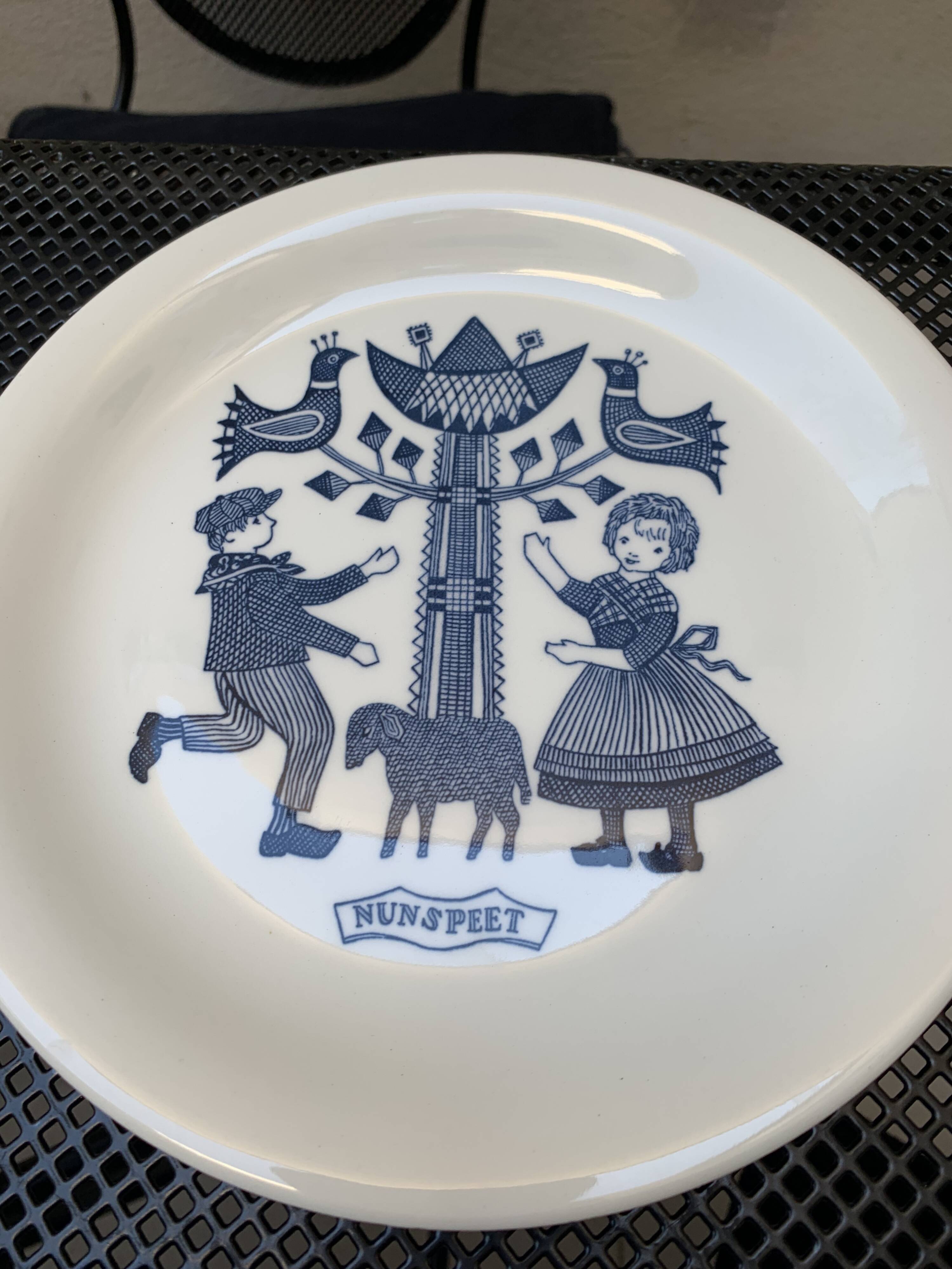 Set of five royal sphinx dessert plates Maastricht 1960s