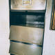 Ronéo clamshell metal column