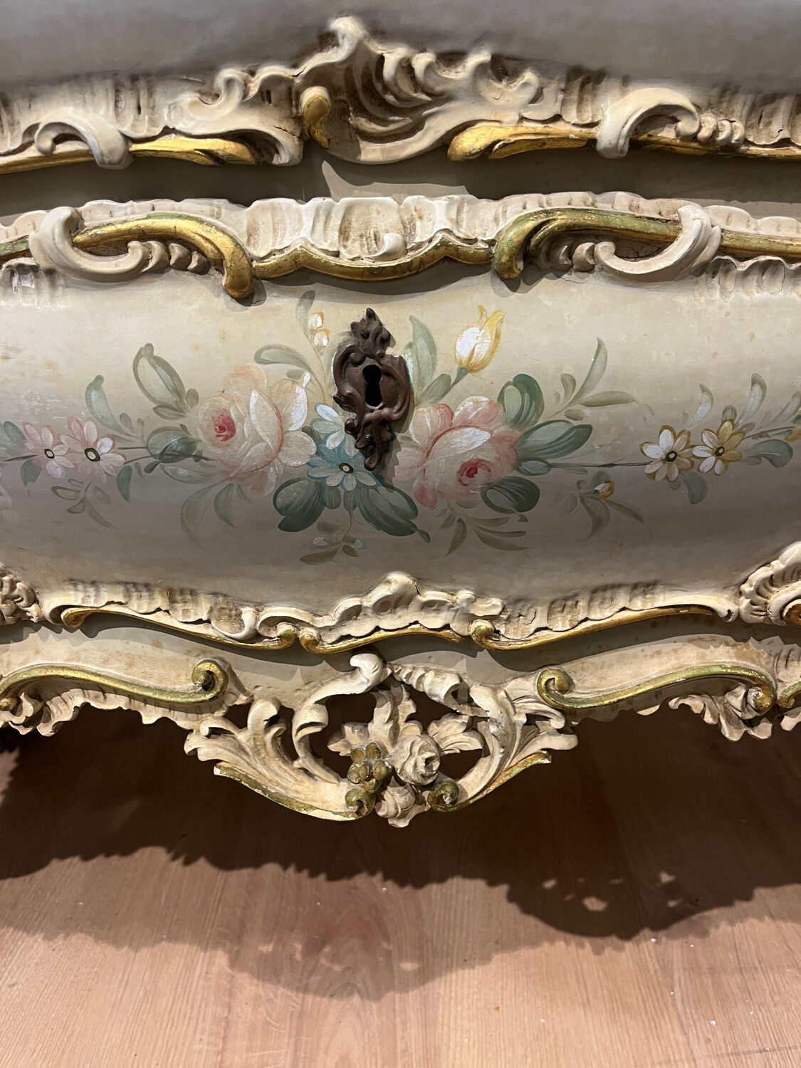 Hand painted Venetian chest of drawers