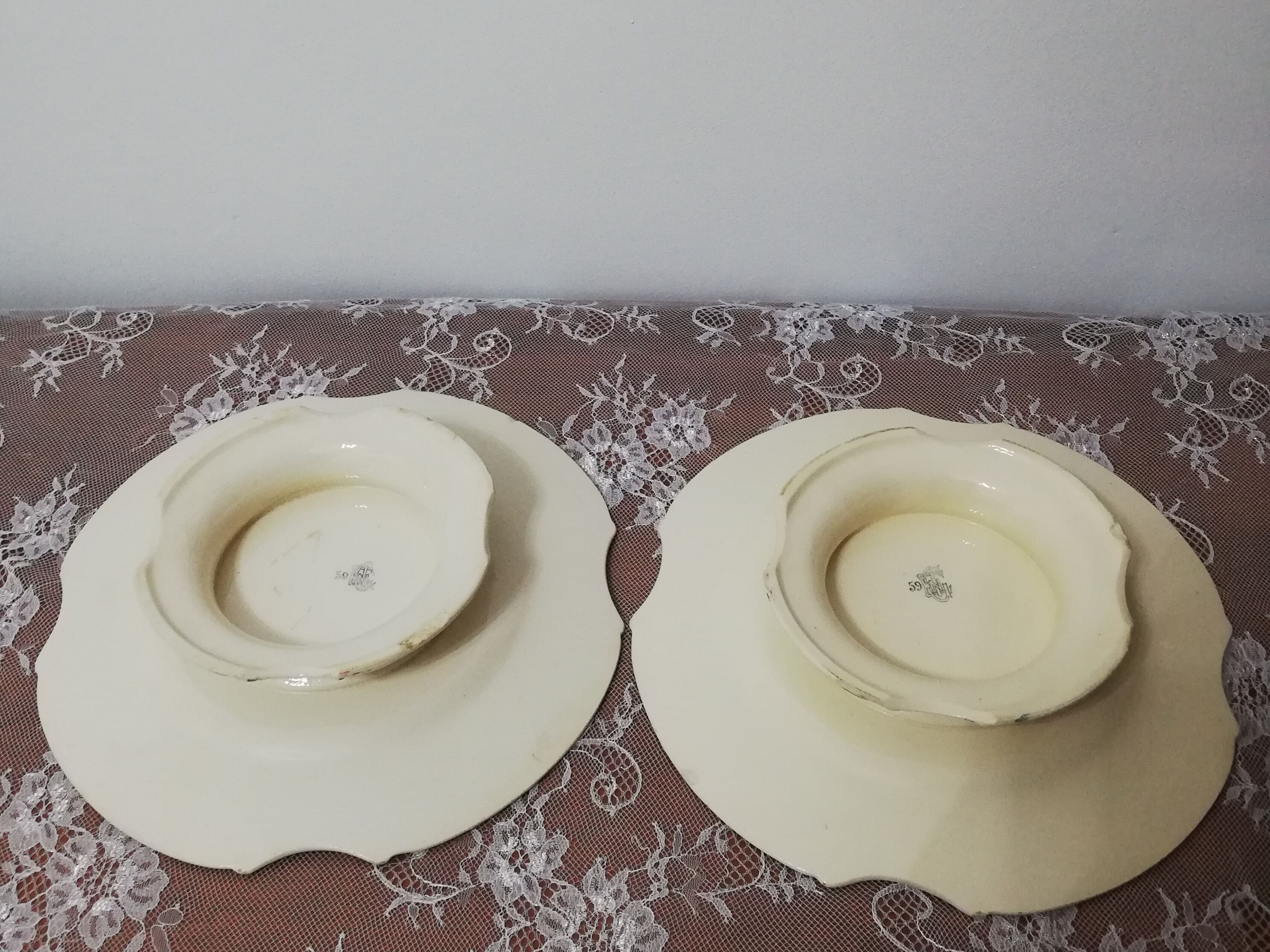 Fruit dishes or stews in iron earth Gien