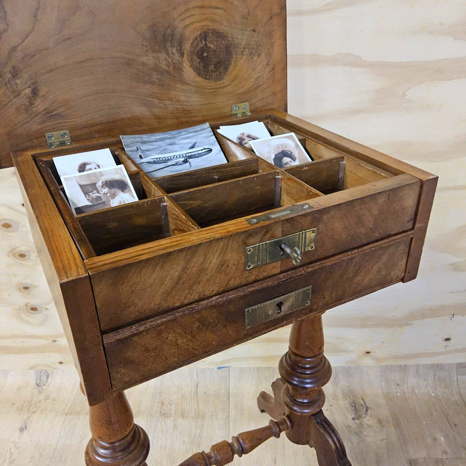Antique walnut sewing table (19th century) Biedermeier side table