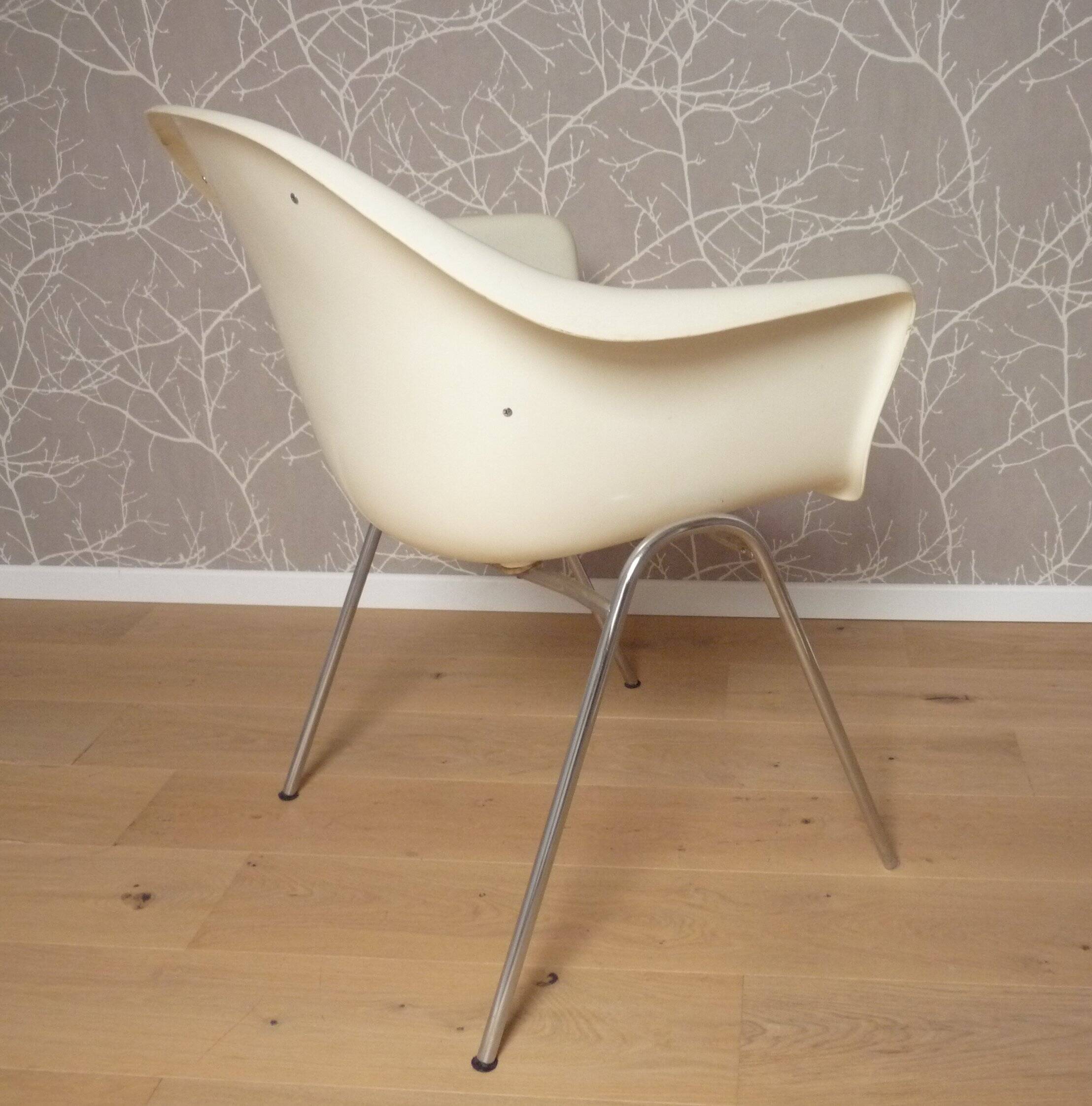 "Space Age" fiberglass armchair