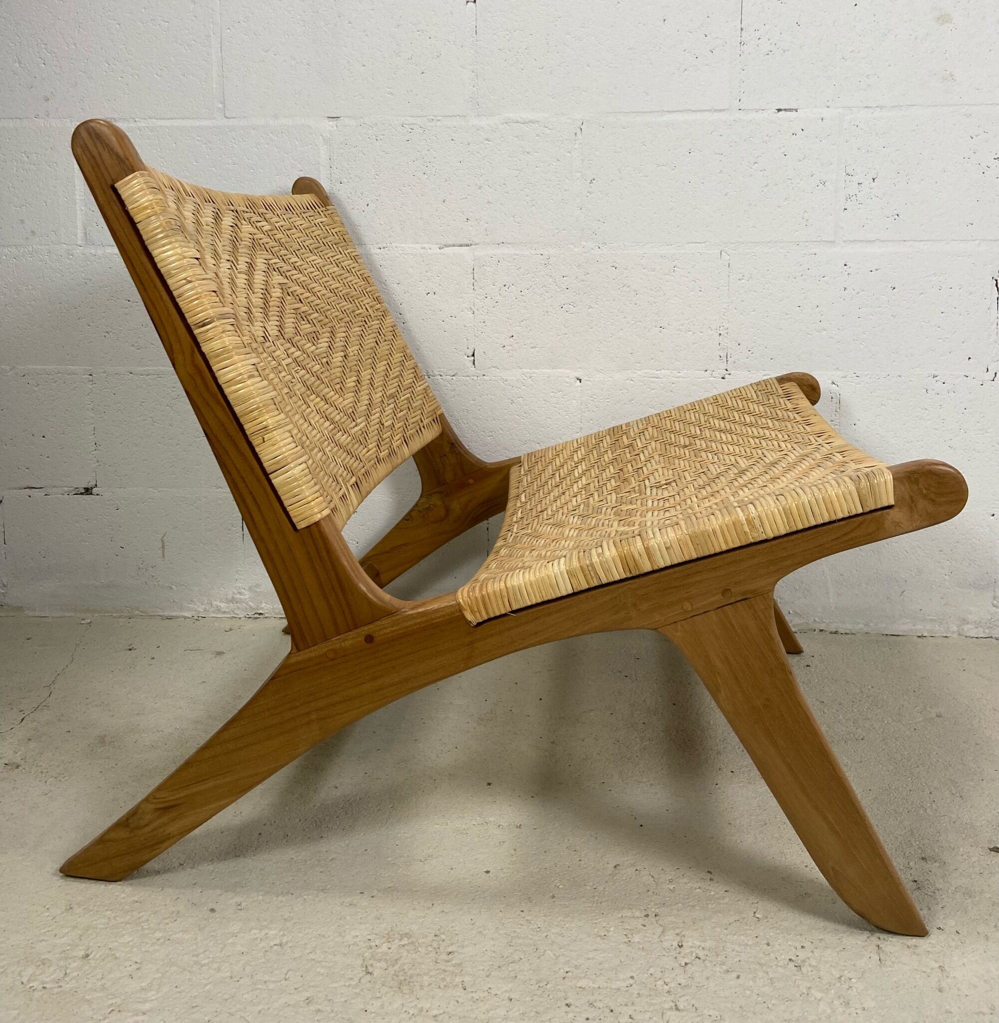 Rattan lounge chair