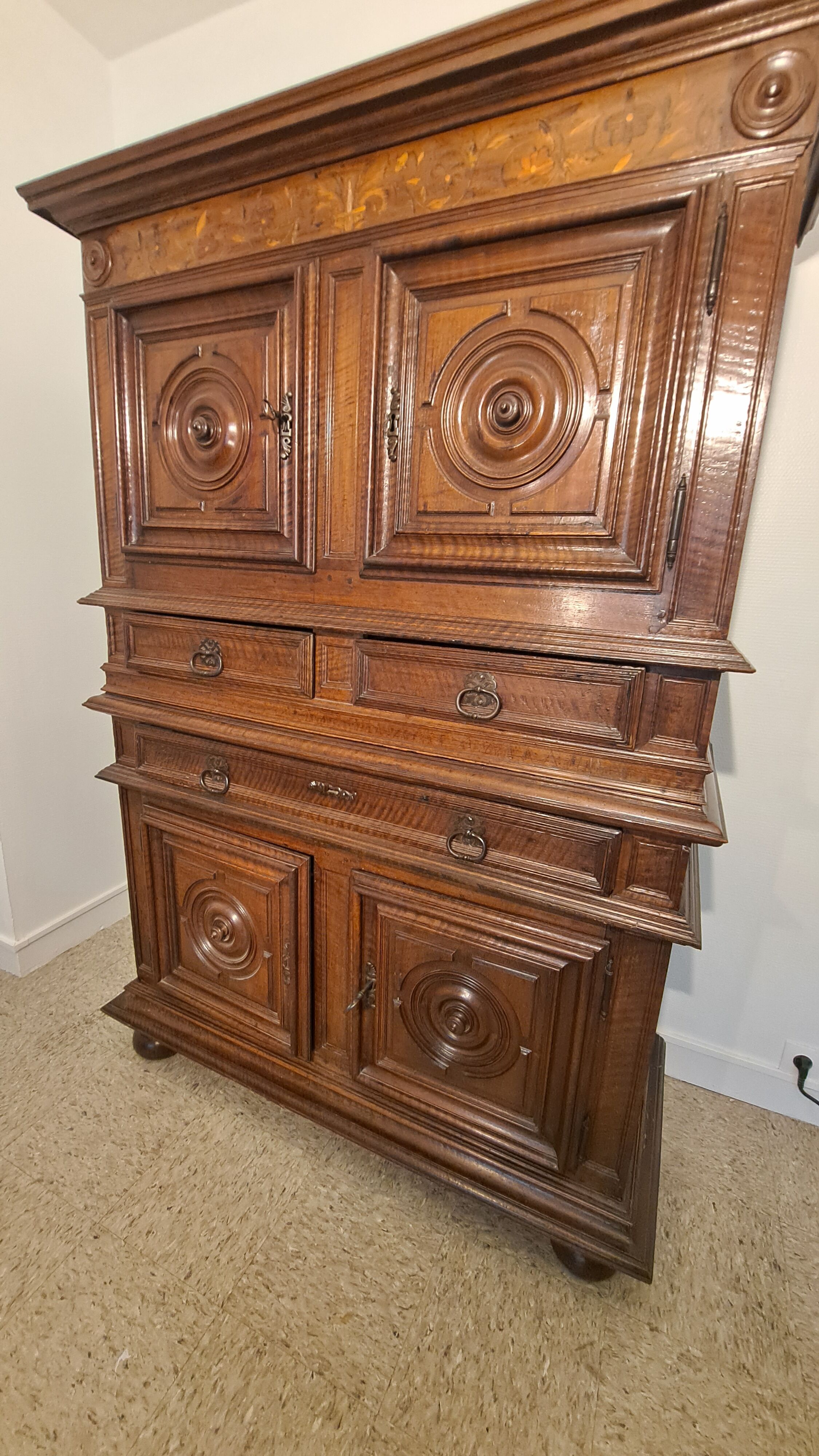 Double-body sideboard