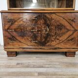 Art Decò display cabinet in walnut burl